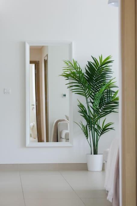 Moonstone - Tranquil, Large 2 Bedroom Apartment, Sea View, Marina Jbr * Dubaï