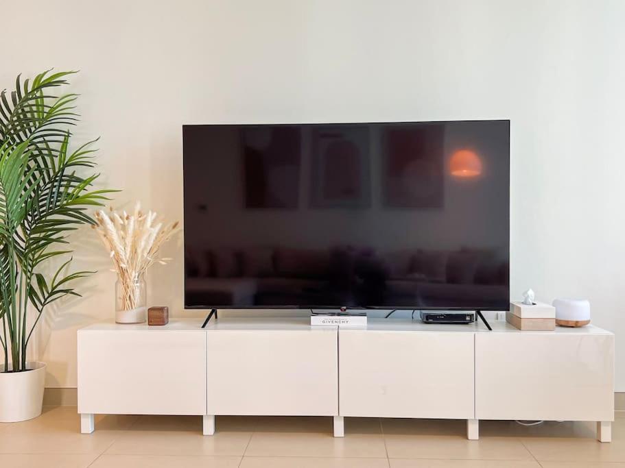 Appartement Moonstone - Tranquil, Large 2 Bedroom Apartment, Sea View, Marina Jbr *